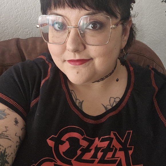 Meet your Posher, Kiersten - Picture 3 of 15